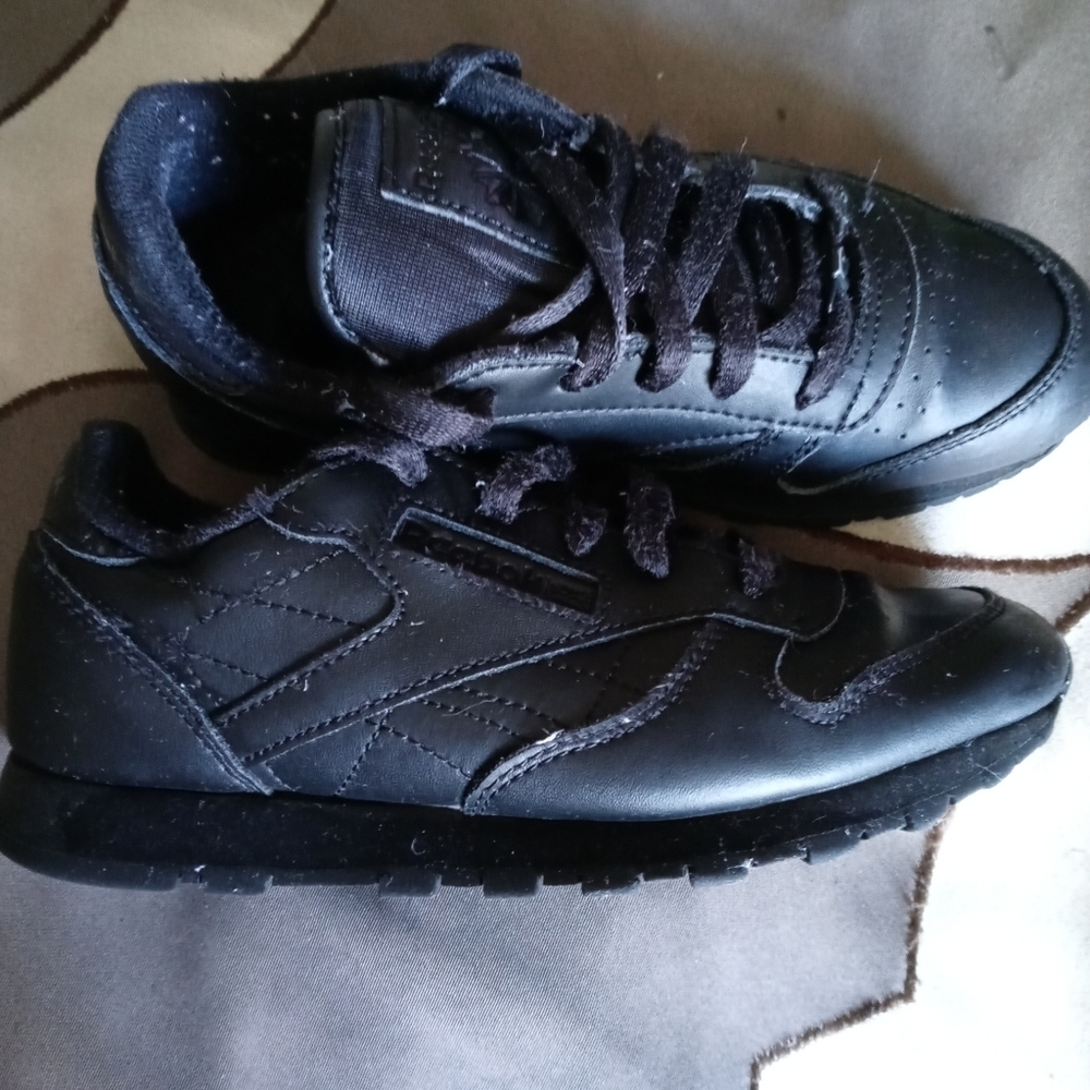 Reebok Kids Black Leather Sneakers